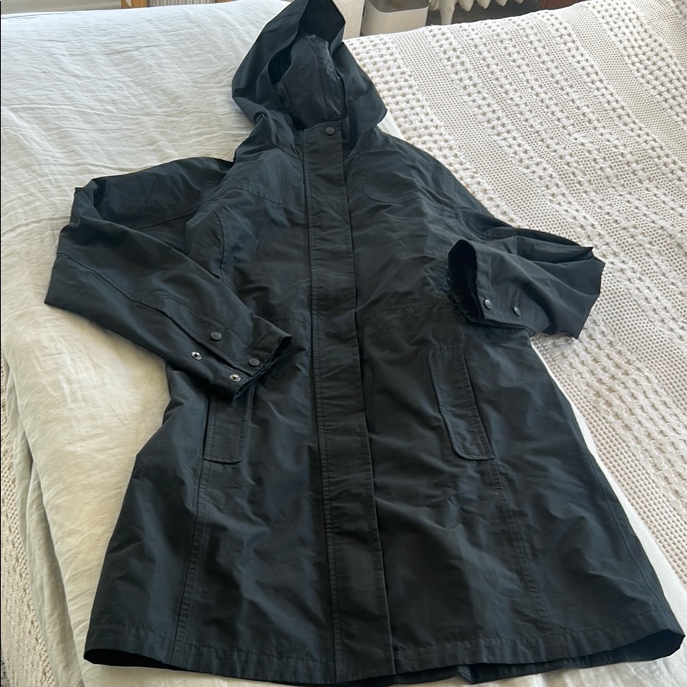 LL Bean Black Hooded Women's Raincoat Jacket